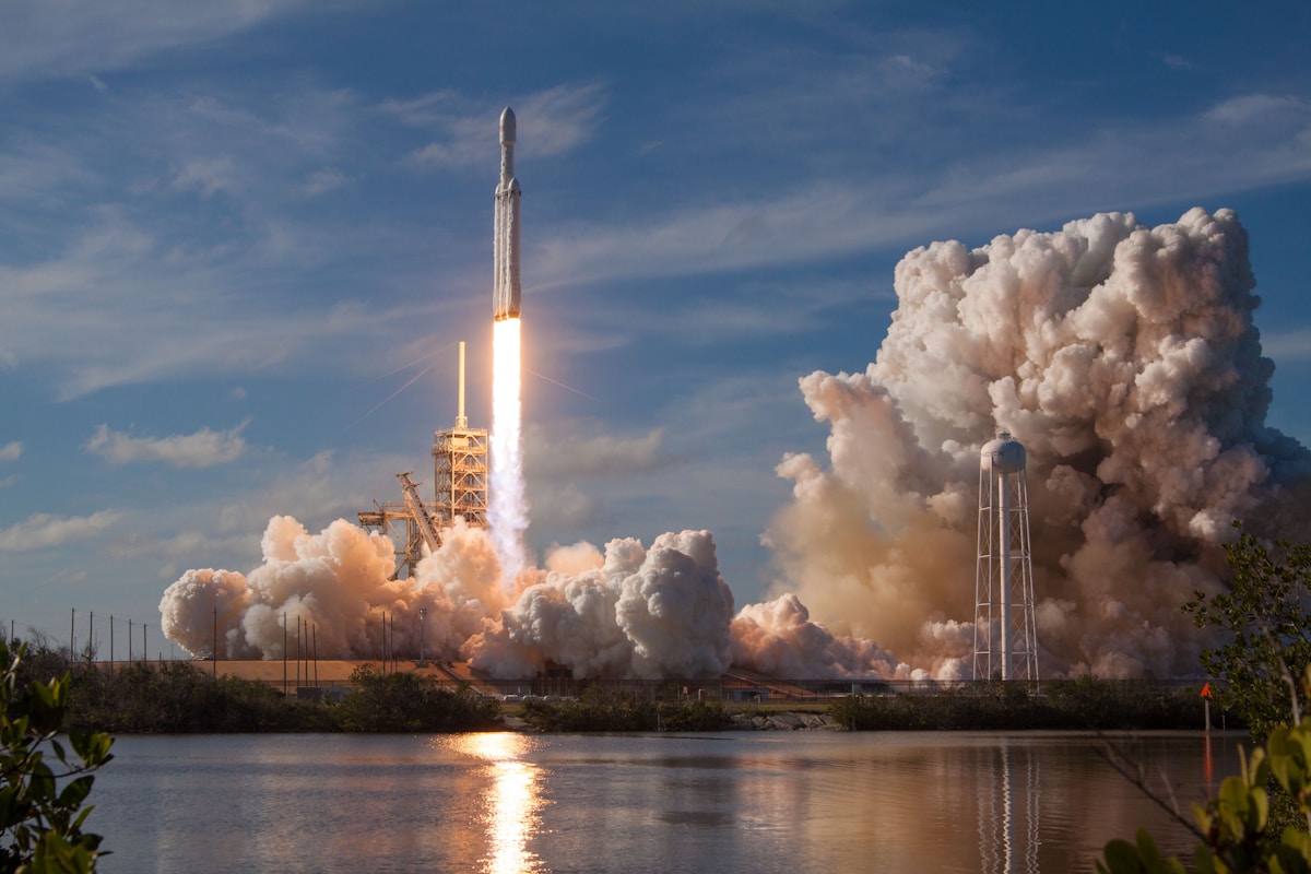 SpaceX即将提交IPO申请：1.25万亿美元估值，马斯克要成首位万亿富豪了？