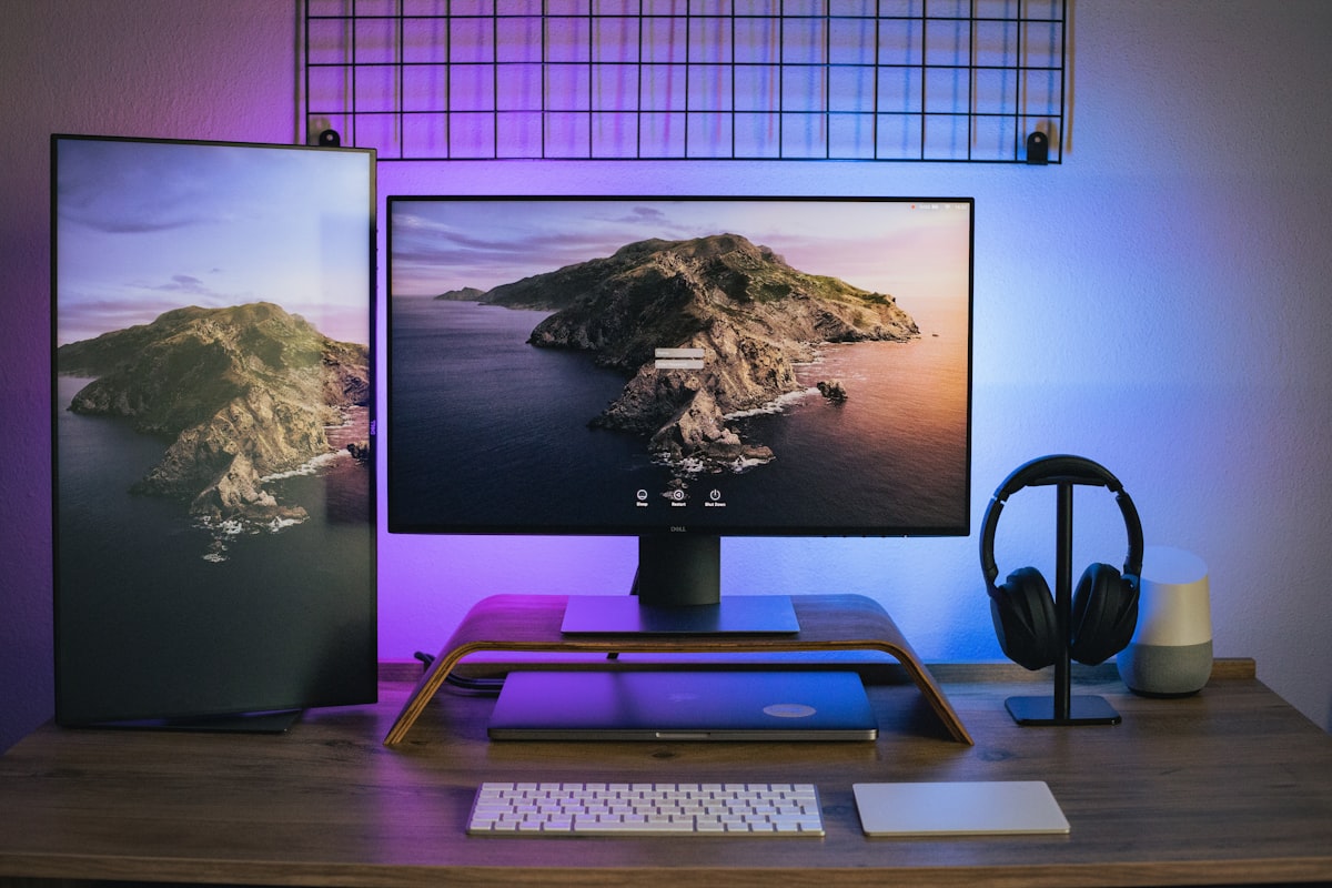 vivo X300 Ultra发布：全焦段4K 120fps+蔡司三摄，手机里的摄影机来了